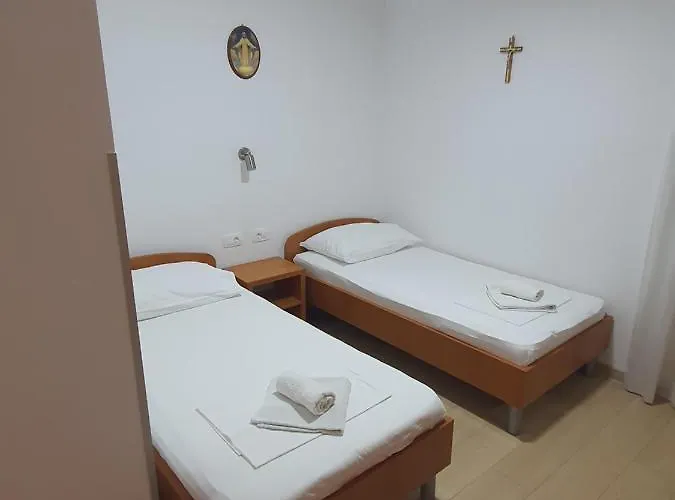 Pansion Franka Bed & Breakfast *