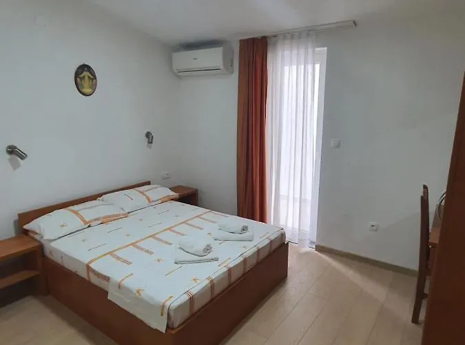 Pansion Franka Bed & Breakfast